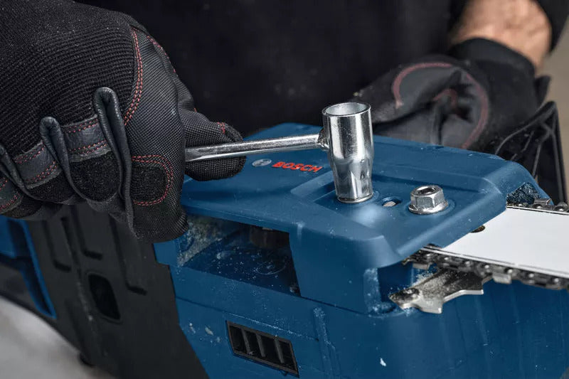 Bosch Professional GKE 18V-40 Akku-Kettensäge bürstenlos 40 cm Schwert ohne Akku/Lader im Karton