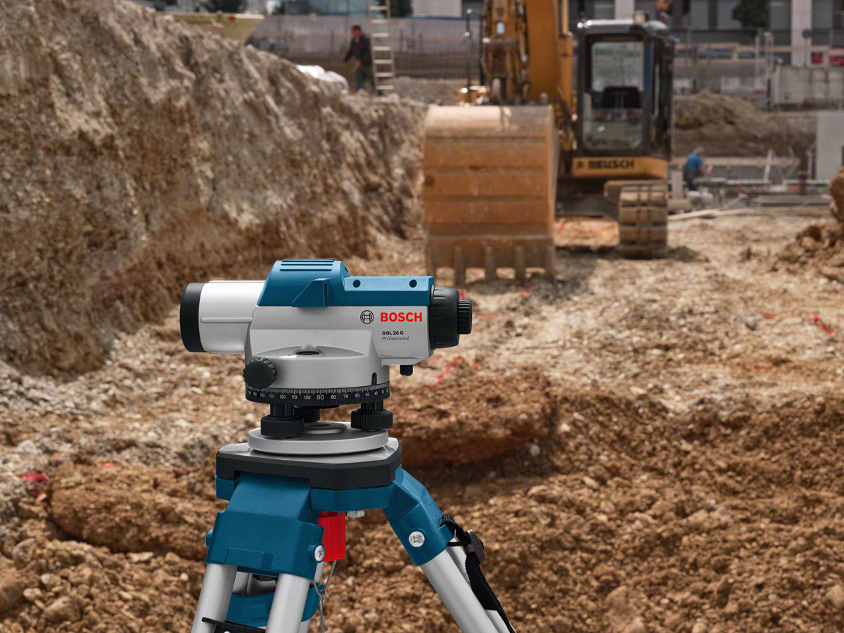 Bosch Professional GOL 26 D Optisches Nivelliergerät (26 x Vergrößerung, Maßeinheit 360 Grad, Arbeitsbereich max 100 m, im Koffer)