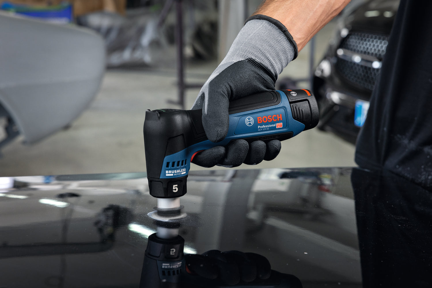 Bosch Akku-Exzenterschleifer GEX 12V-32 (Solo, inkl. 2 x 32 mm Schleifteller, Schwingkreisdurchmesser: 5 mm)
