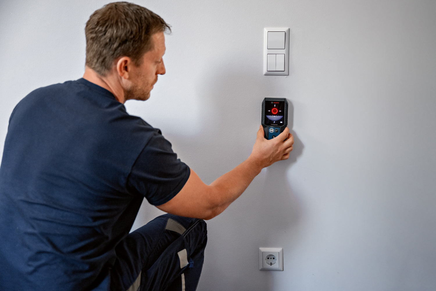 Bosch Ortungsgerät GMS 120-27 (Ortungstiefe max.: 120 mm, Ortet: Metall, Holz, Strom, inkl. Batterien)