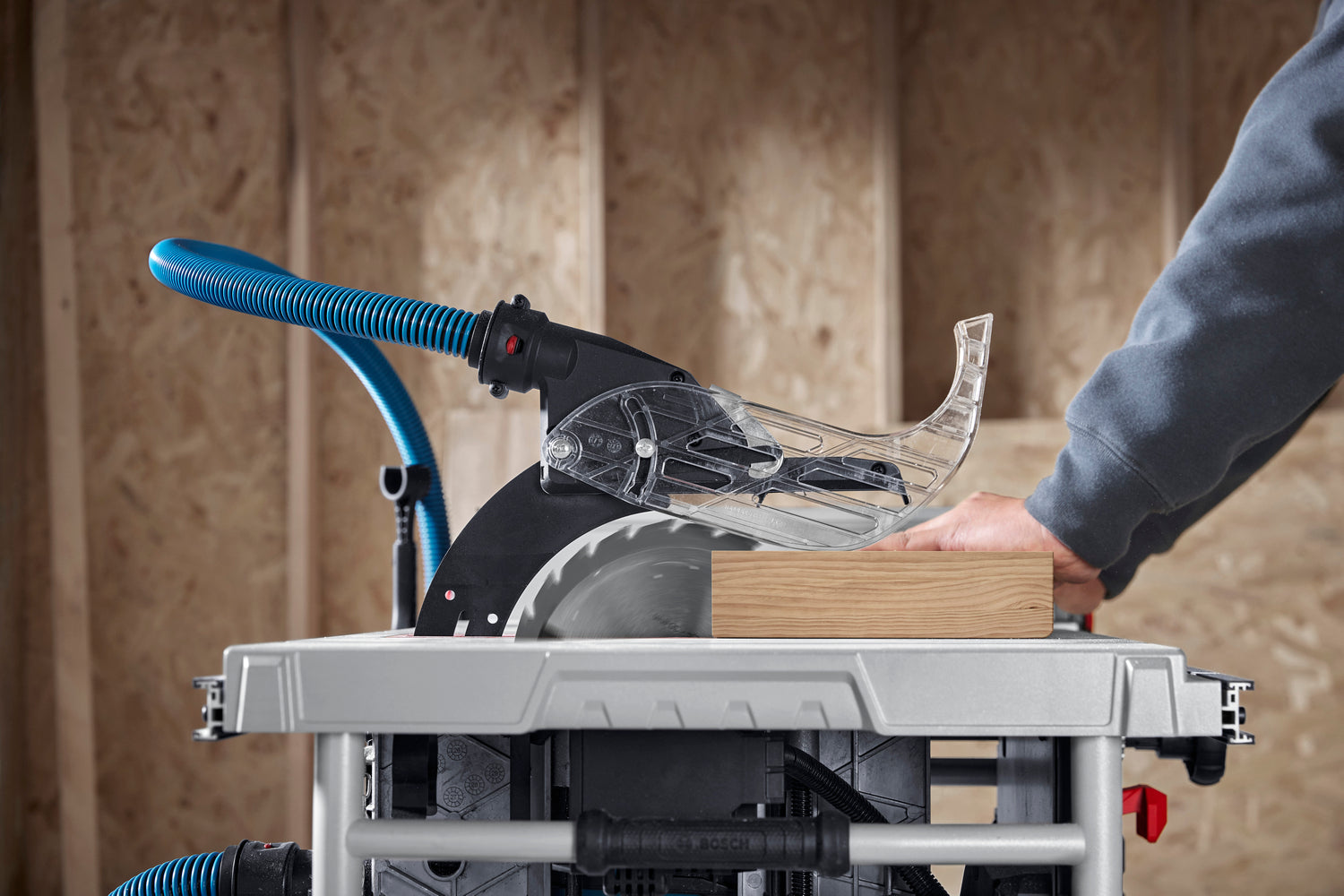 Bosch Tischsäge GTS 70-216 (Schnitthöhe 90°: 70 mm, Sägeblatt-Ø: 216 mm, inkl. Holz Kreissägeblatt & Standard Zubehör)