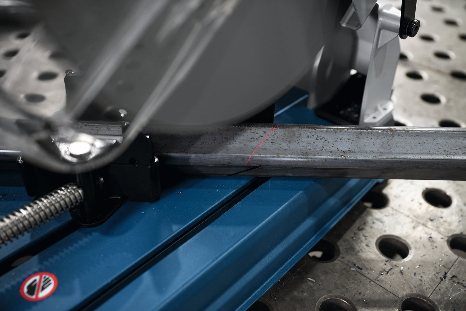 Bosch Akku-Metalltrennsäge GCD 18V-355 (Sägeblatt-Ø: 355 mm, Schnittkapazität: 127 mm vertikal & 194 mm horizontal, Solo)