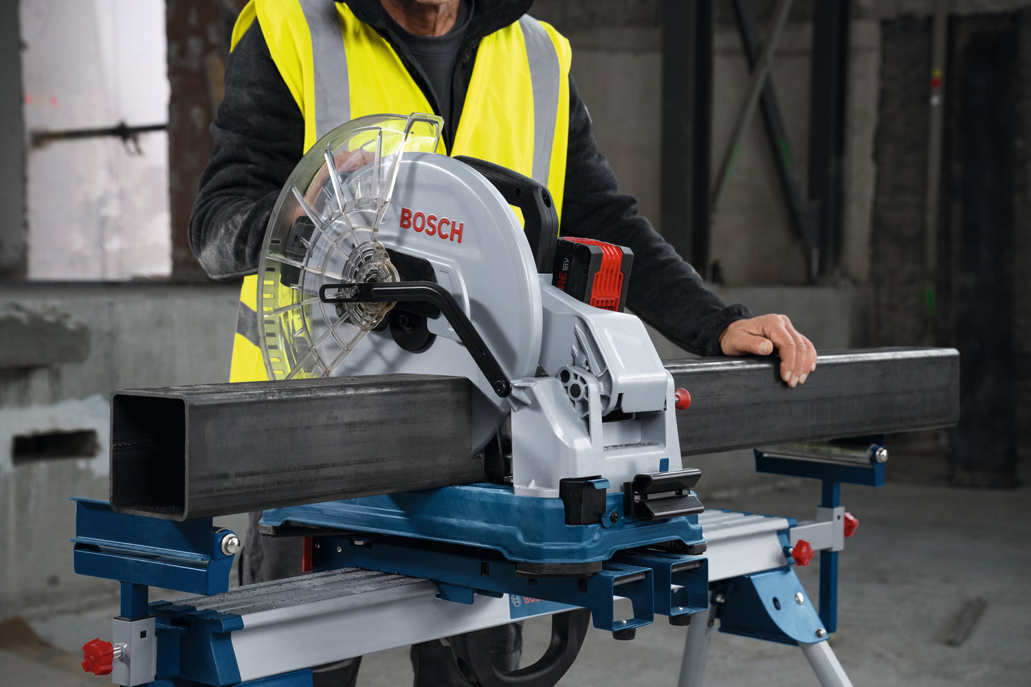 Bosch Akku-Metalltrennsäge GCD 18V-355 (Sägeblatt-Ø: 355 mm, Schnittkapazität: 127 mm vertikal & 194 mm horizontal, Solo)