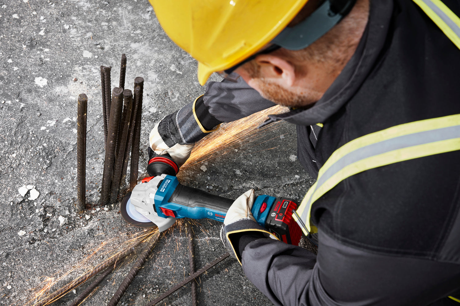 Bosch Professional GWS 18V-11 S Akku-Winkelschleifer (Scheiben-Ø: 125 mm, Regelbare Drehzahl, Solo in L-BOXX 136)