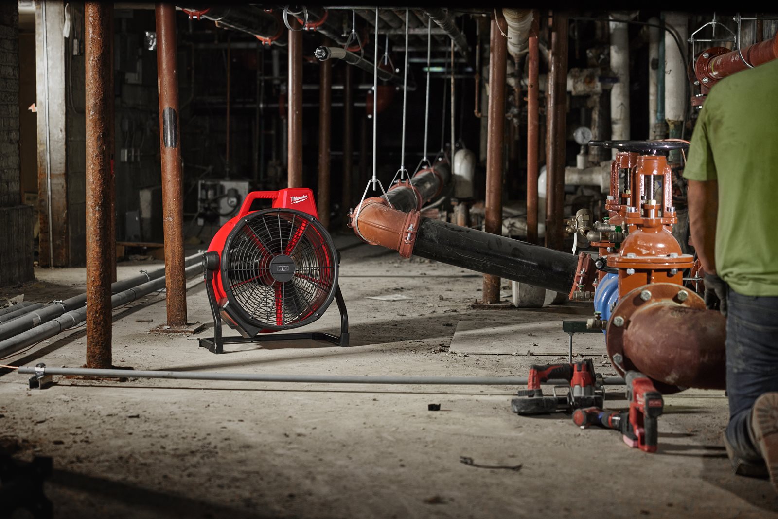 Milwaukee M18 ARFHP-0 Akku-Hybrid-Ventilator (Luftstrom: 5.775 m³/h, Kabel & Akku kompatibel, bis 9 h Laufzeit mit 5 Ah, ohne Akku)