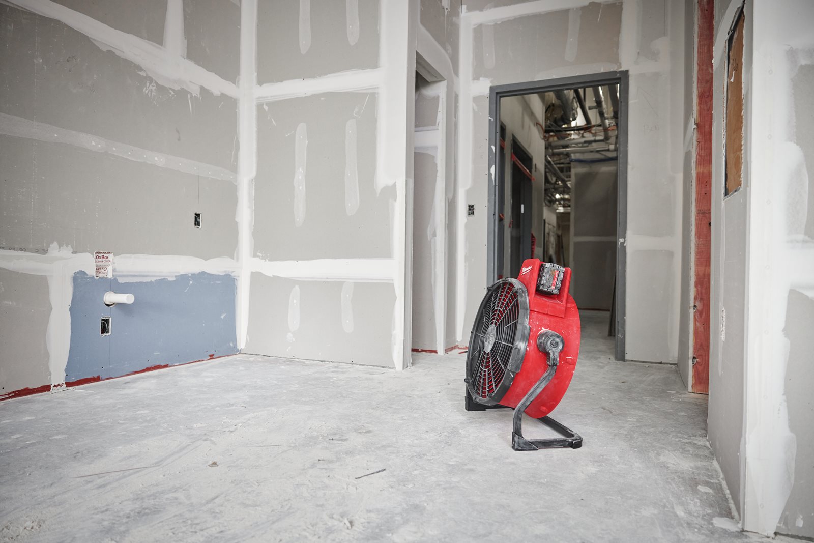 Milwaukee M18 ARFHP-0 Akku-Hybrid-Ventilator (Luftstrom: 5.775 m³/h, Kabel & Akku kompatibel, bis 9 h Laufzeit mit 5 Ah, ohne Akku)