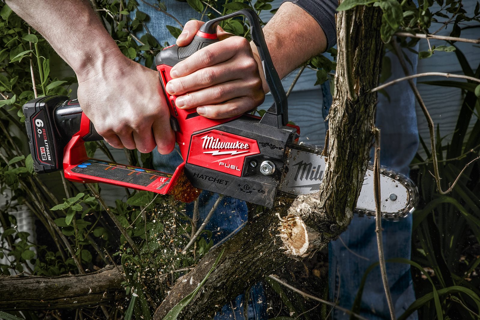 Milwaukee M12 FHS-0 Akku-Astsäge (bis 75 mm in Hartholz, 120 Schnitte mit einer Akkuladung, ohne Akku inkl. Oregon Sägekette)
