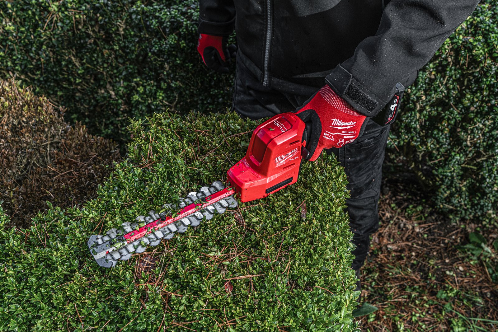 Milwaukee M12 FHT20-0 Akku-Heckenschere (Messerlänge: 20 cm, Max. Schnittkapazität: 12,5 mm, ohne Akku)