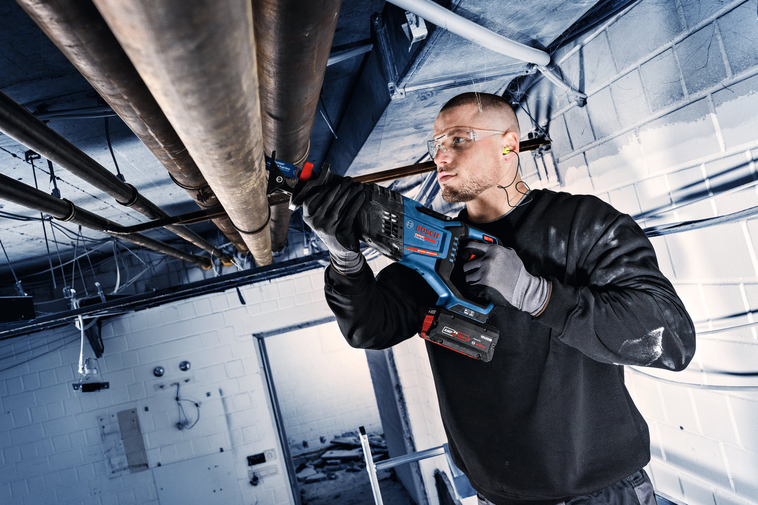 Bosch EXPERT Akku-Säbelsäge EXSA18V-32 (Schnitttiefe: Holz / Stahlrohr 250 mm, Mauerwerk 405 mm, Hublänge: 32 mm, ohne Akku in L-BOXX 238)