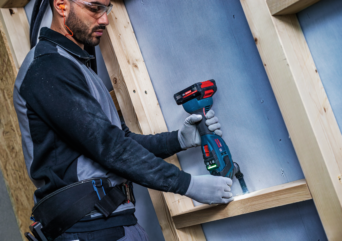 Bosch EXPERT Akku-Multi-Cutter EXOP18V-40 (Aufnahme: Starlock, Starlock Plus, Starlock Max, Snap-in, ohne Akku in L-BOXX 136)