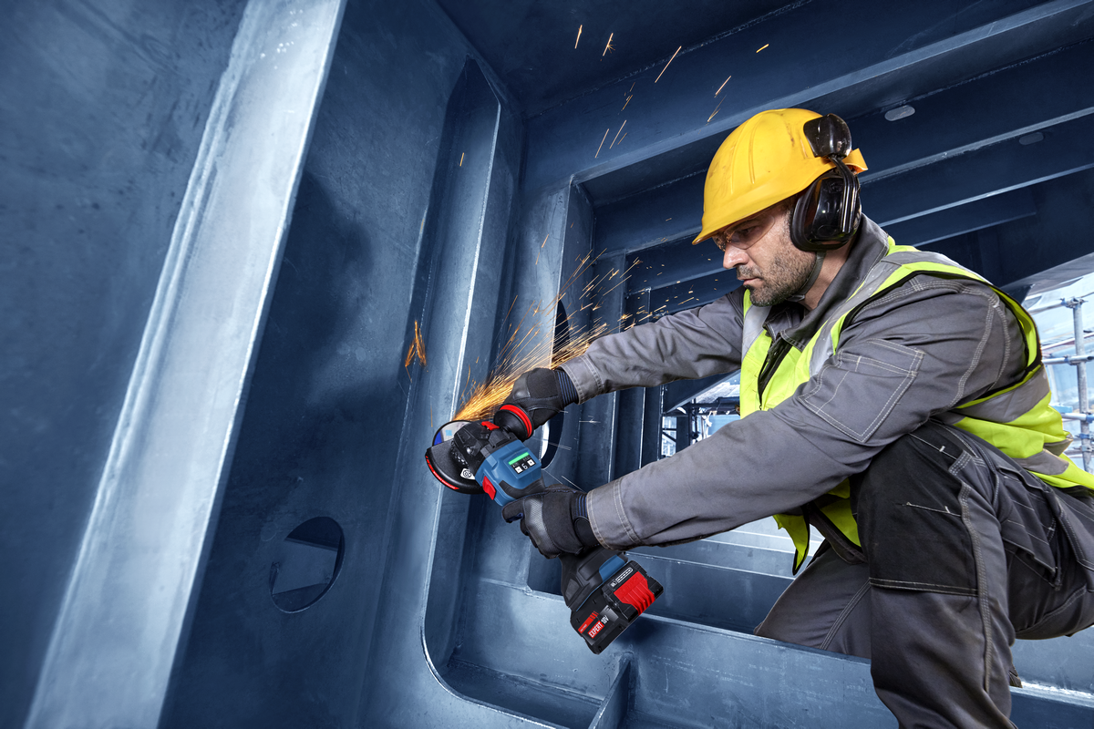 Bosch EXPERT Akku-Winkelschleifer EXWS18V-15S (Scheiben-Ø: 125 mm, Drehzahl: 11000 U/min, ohne Akku in L-BOXX 162)