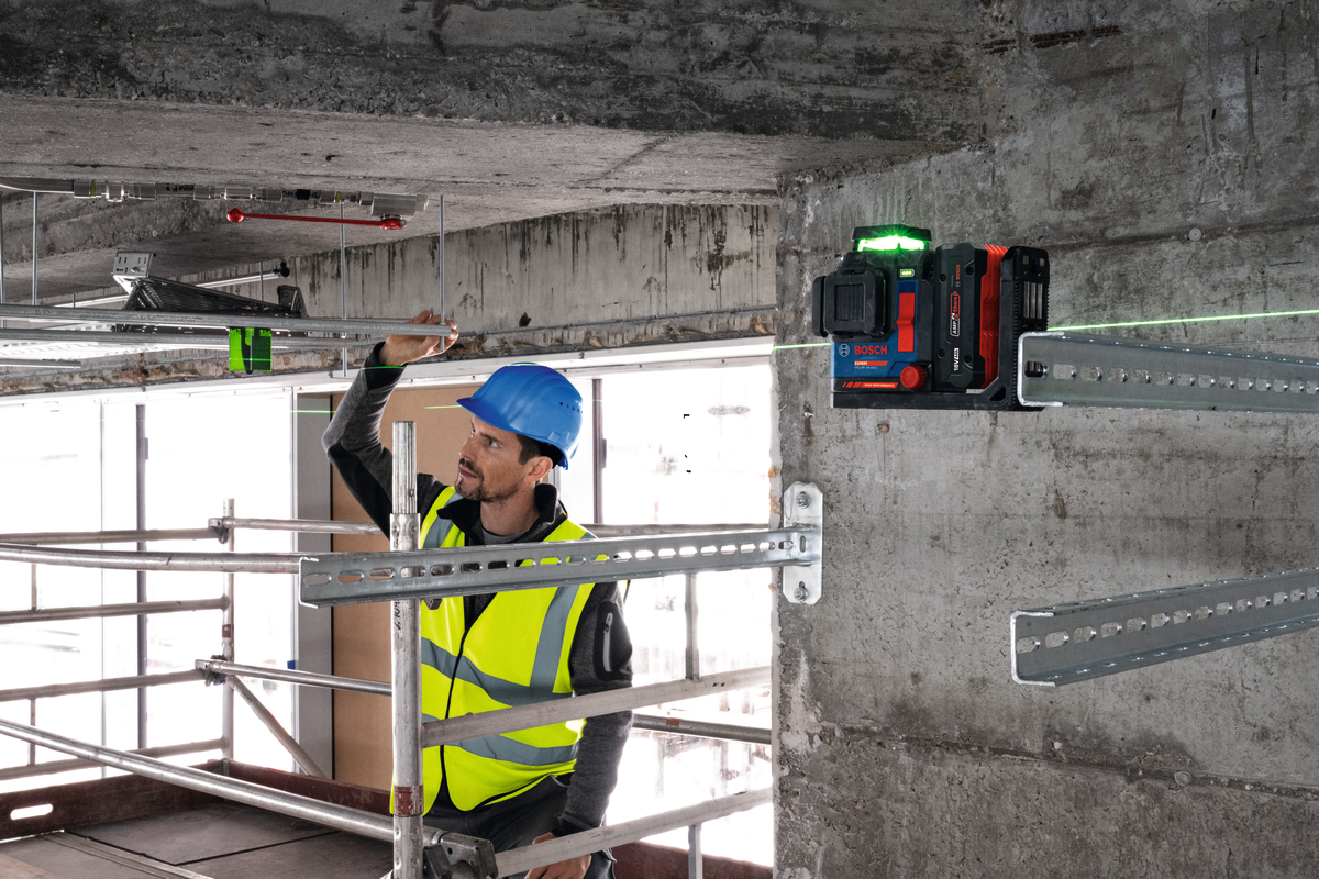 Bosch EXPERT Linienlaser EXLL18V-120-33CG (Arbeitsbereich: bis 120 m mit Empfänger, Betrieb mit 18V/12V-Akku/Batterien möglich, inkl. 4,0 Ah Akku in L-BOXX 136)