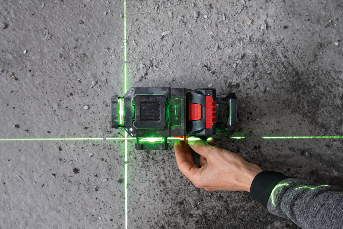 Bosch EXPERT Linienlaser EXLL18V-120-33CG (Arbeitsbereich: bis 120 m mit Empfänger, Betrieb mit 18V/12V-Akku/Batterien möglich, inkl. 4,0 Ah Akku in L-BOXX 136)