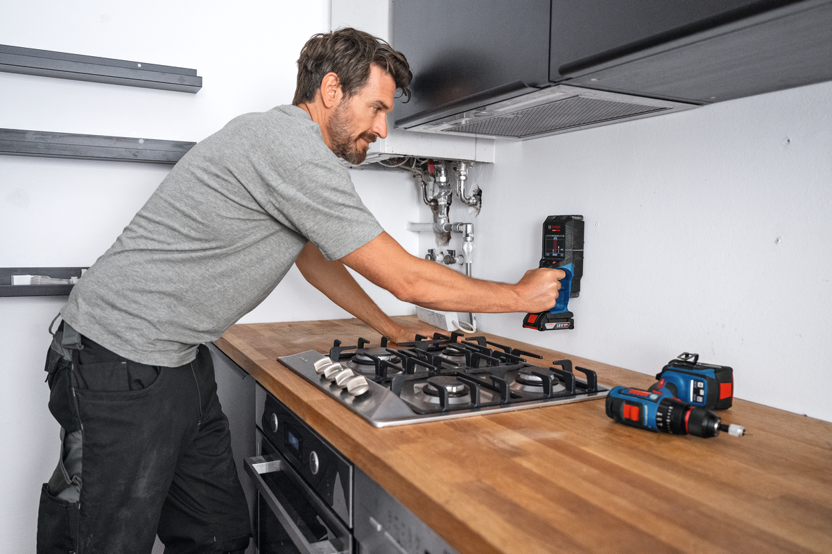 Bosch EXPERT Ortungsgerät D-tect18V-200-17C (Erkennt Objekte bis 200 mm Tiefe, inkl. 2,0 Ah Akku in L-BOXX 136)
