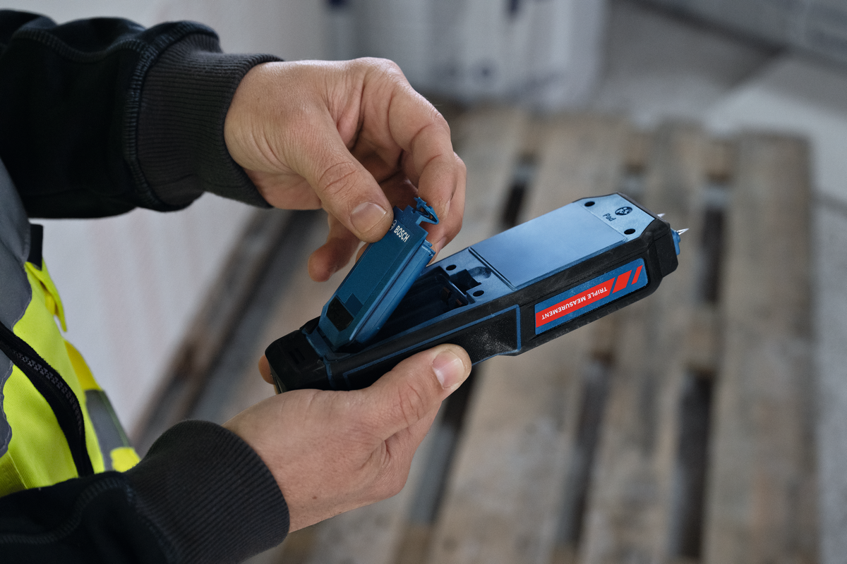 Bosch EXPERT Materialfeuchtigkeitsmesser EXMM3-17 (3 Sensoren: Pin, Pad, Thermo-Hygrometer, Automatischer Selbsttest, inkl. Batterien in Tasche)