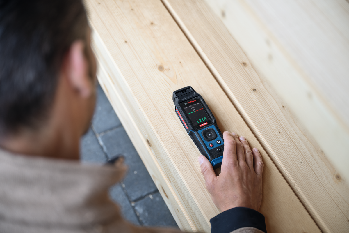 Bosch EXPERT Materialfeuchtigkeitsmesser EXMM3-17 (3 Sensoren: Pin, Pad, Thermo-Hygrometer, Automatischer Selbsttest, inkl. Batterien in Tasche)