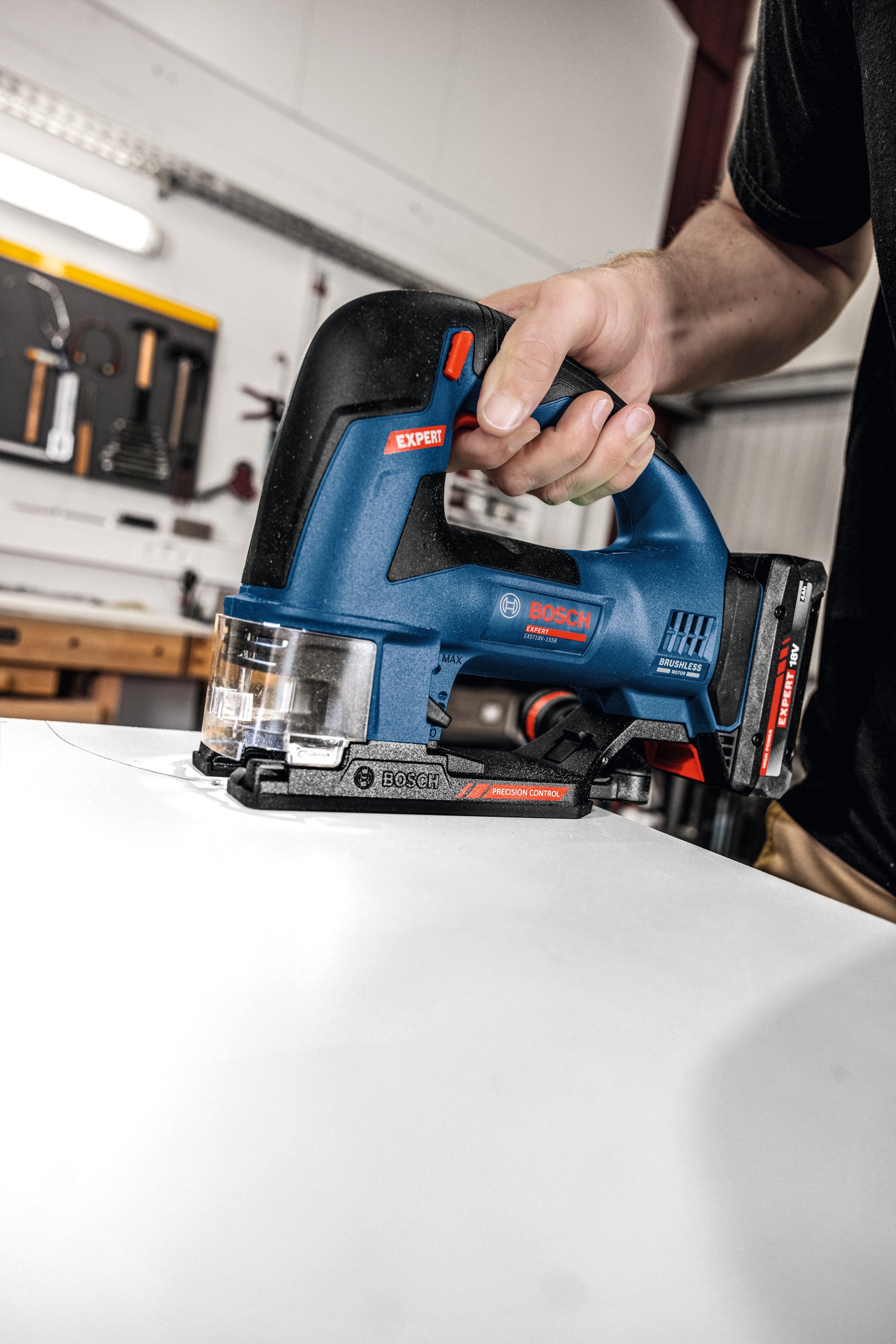 Bosch EXPERT Akku-Stichsäge EXST18V-155B (Schnitttiefe: Holz 155 mm, Stahl 10 mm, Aufnahme: T-Schaft, ohne Akku in L-BOXX 136)