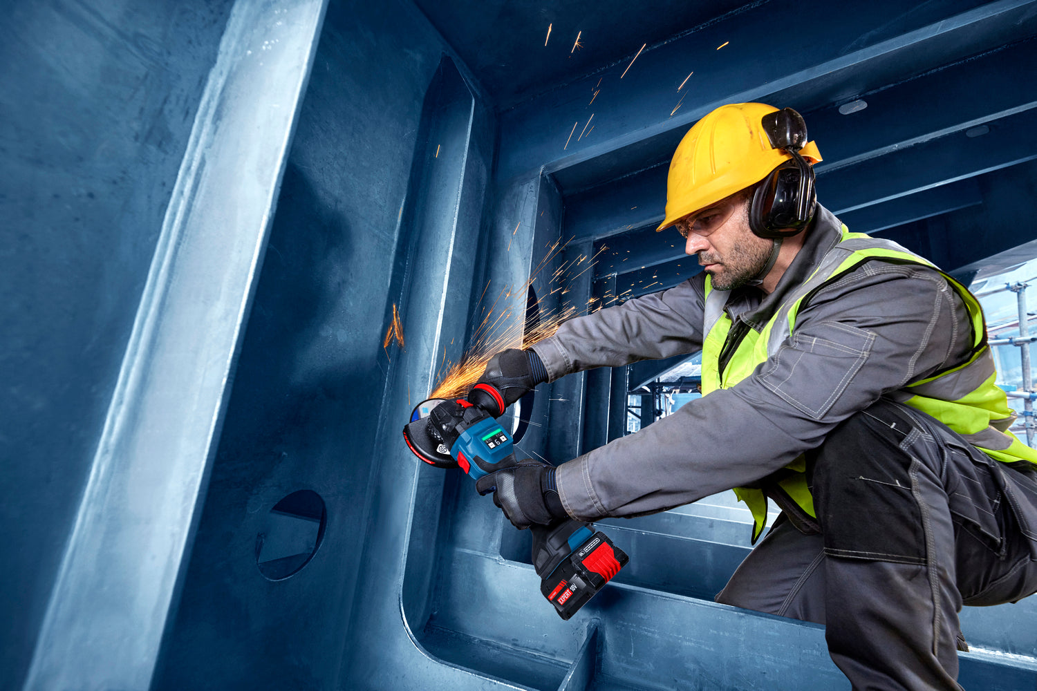 Bosch EXPERT Akku-Winkelschleifer EXWS18V-15S (Scheiben-Ø: 125 mm, Drehzahl: 11000 U/min, inkl. 2 x 8,0 Ah Akku in L-BOXX 162)