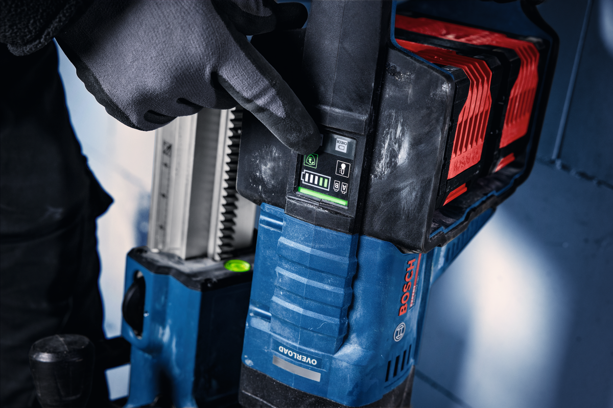 Bosch EXPERT Akku-Diamantbohrmaschine EXDB18V2-180 (Bohr-Ø max.: 182 mm, Trocken- & Nassbohren, Werkzeugaufnahme G 1/2" & 1 1/4" UNC, ohne Akku in XL-BOXX 232)