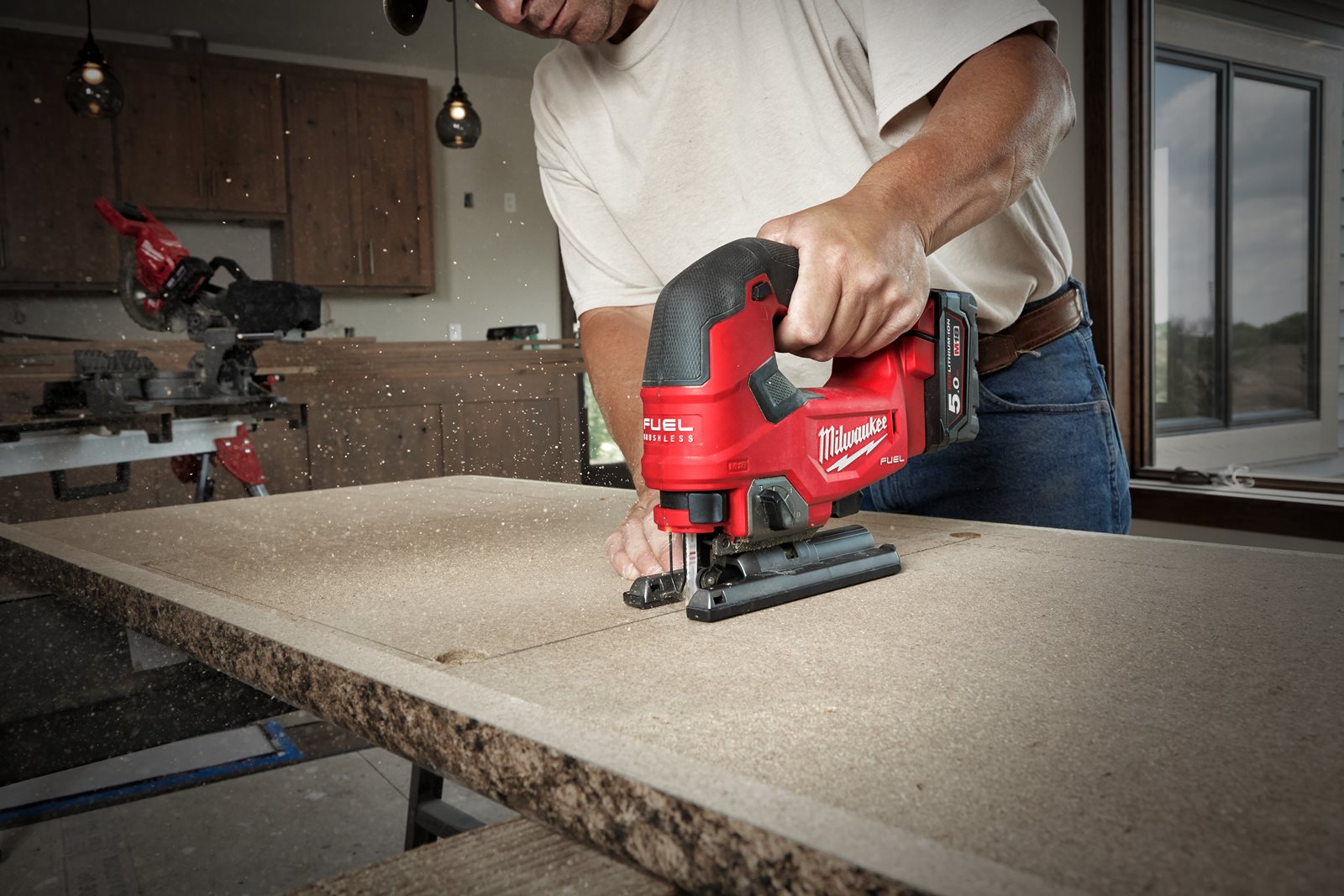 Milwaukee M18 FJS-0X Akku-Bügelgriffstichsäge (FUEL™, bis zu 32 m in 19 mm OSB, 5-stufige Pendelbewegung, ohne Akku in HD-Box)