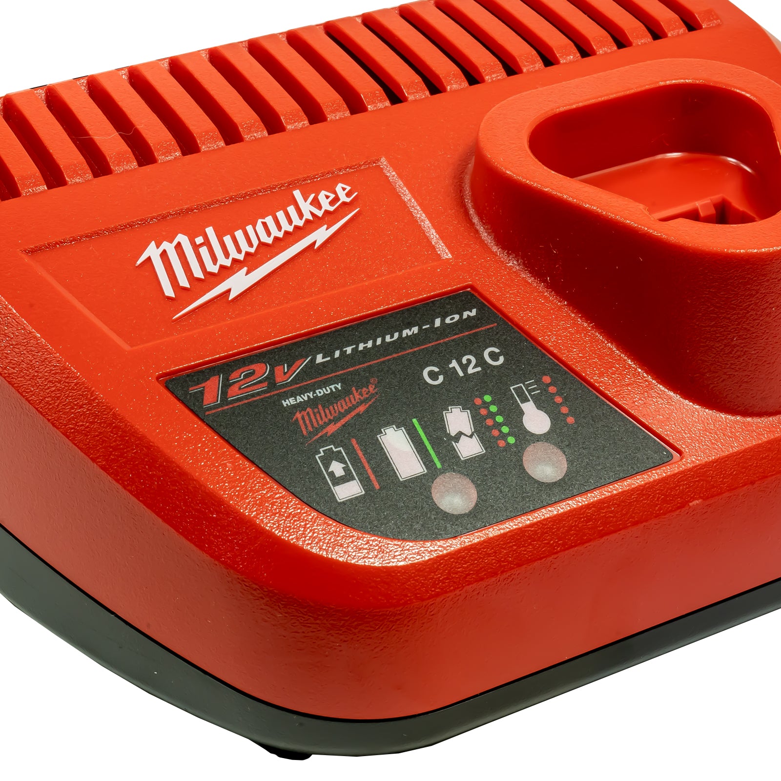 Milwaukee Ladegerät C12 C für M12 Akkus (Ladestrom: 3 A, lädt 4,0 Ah Akku in 80 min)