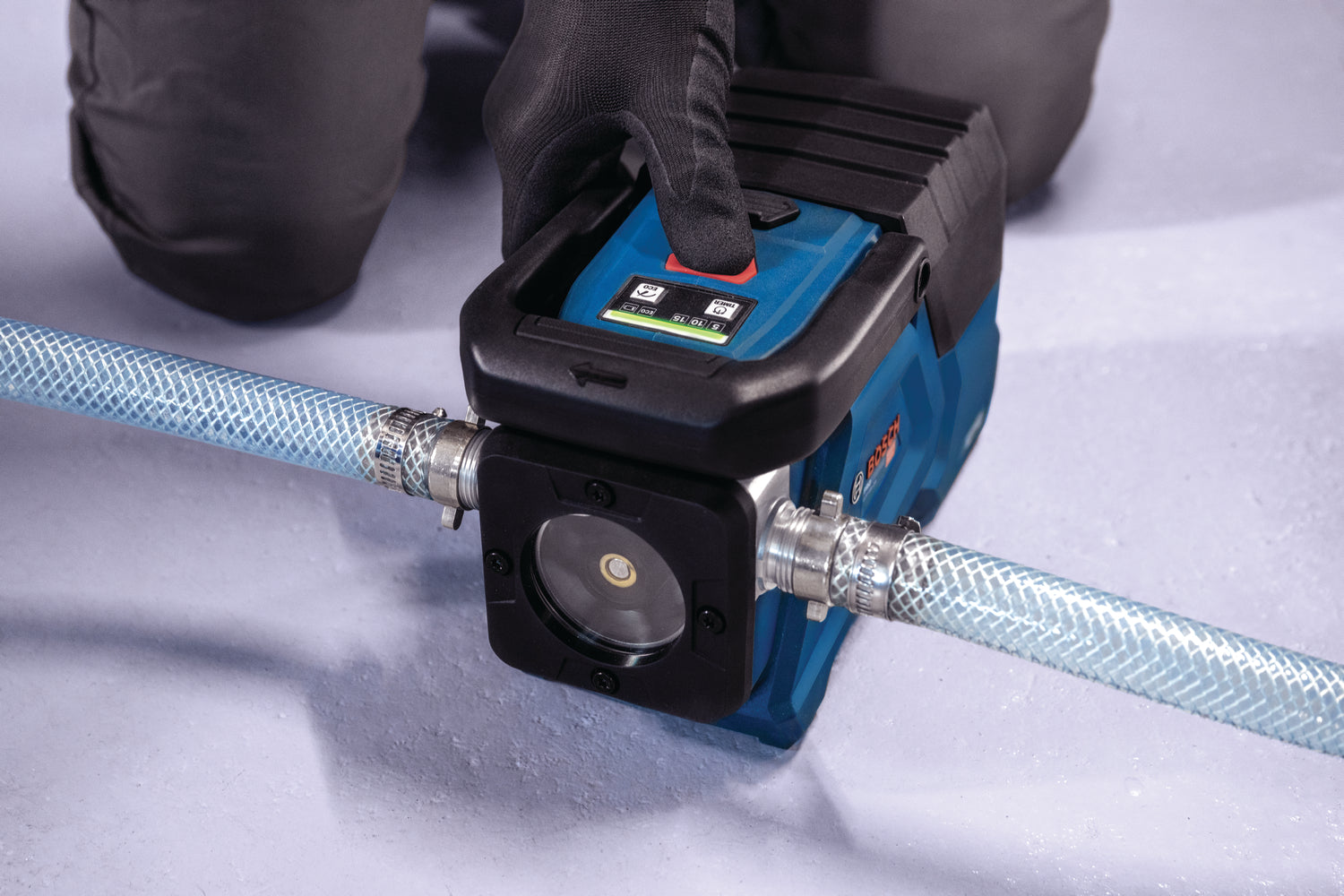 Bosch Akku-Förderpumpe GTP 18V-28 (Durchflussmenge: 2800 l/h, Anschlussgewinde: G 3/4", ohne Akku)