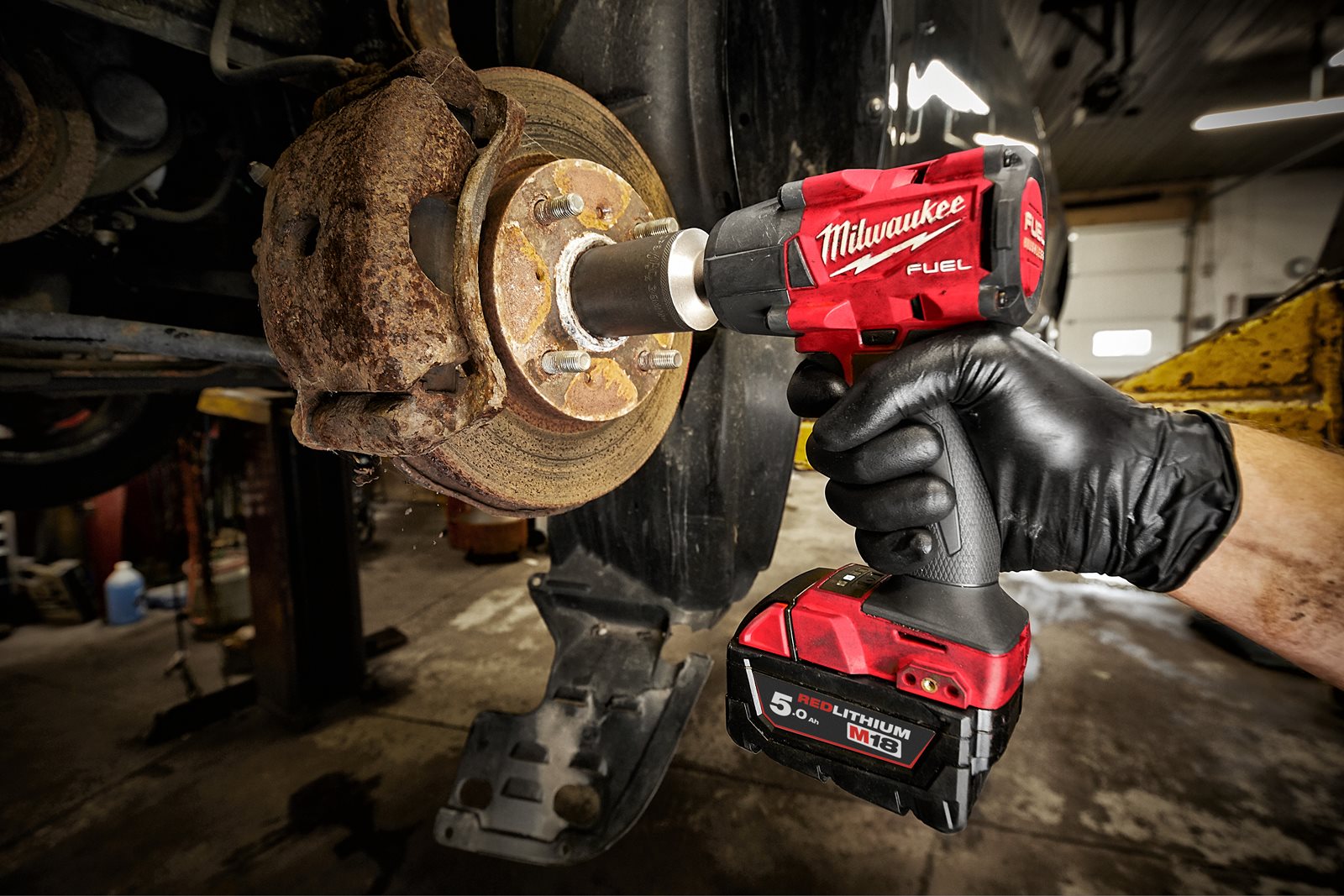 Milwaukee Akku-Schlagschrauber M18 FMTIW2F12-502X (1/2" mit Sprengring, Drehmoment: 745 Nm, mit 2 x 5,0 Ah Akku in HD-Box)