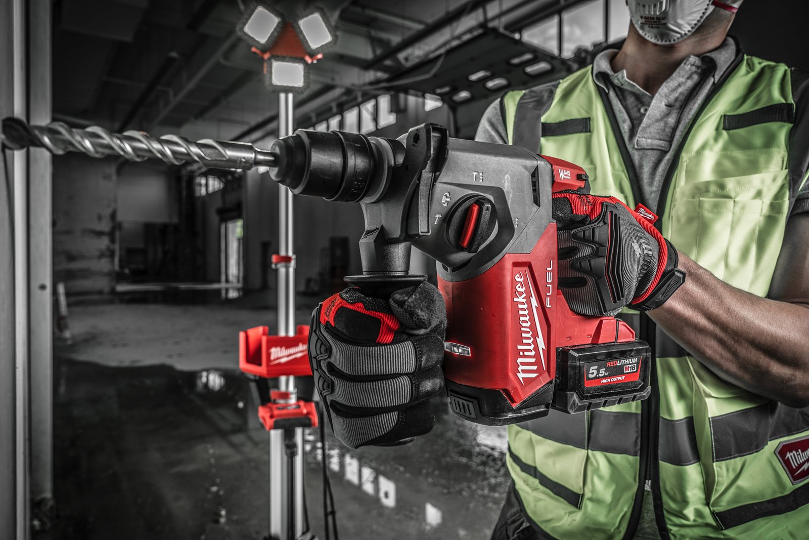 Milwaukee Akku-Kombihammer M18 FHX-552X (SDS plus, Schlagenergie: 2,5 J, Optimiertes Hammerbohren: 6 - 20 mm, mit 2 x 5,5 Ah Akku in HD Box)