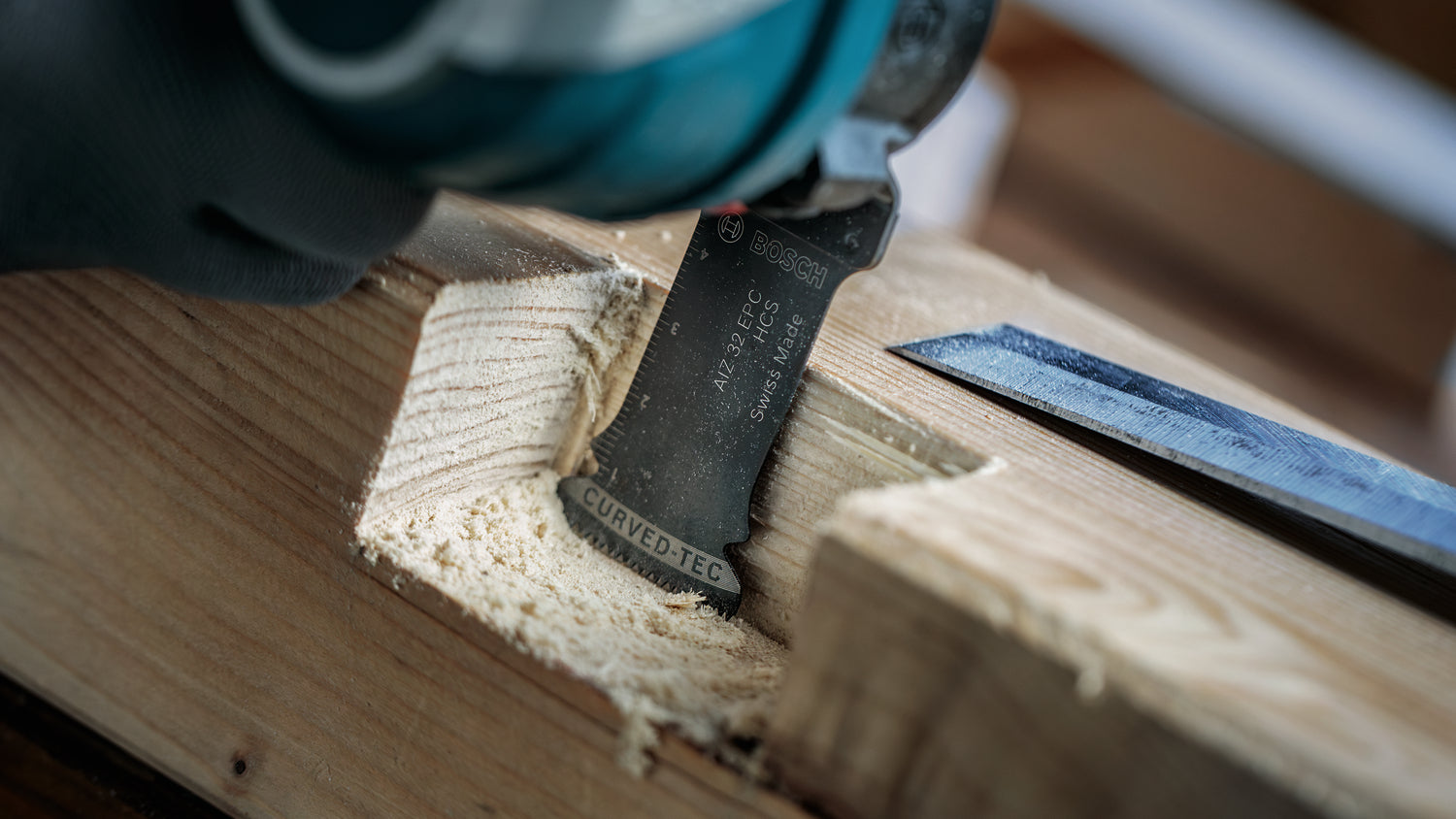 Bosch Tauchsägeblatt AIZ 32 EPC (Starlock, HCS, Curved-Tec, Zum Schneiden von Weichholz, 32 x 50 mm)