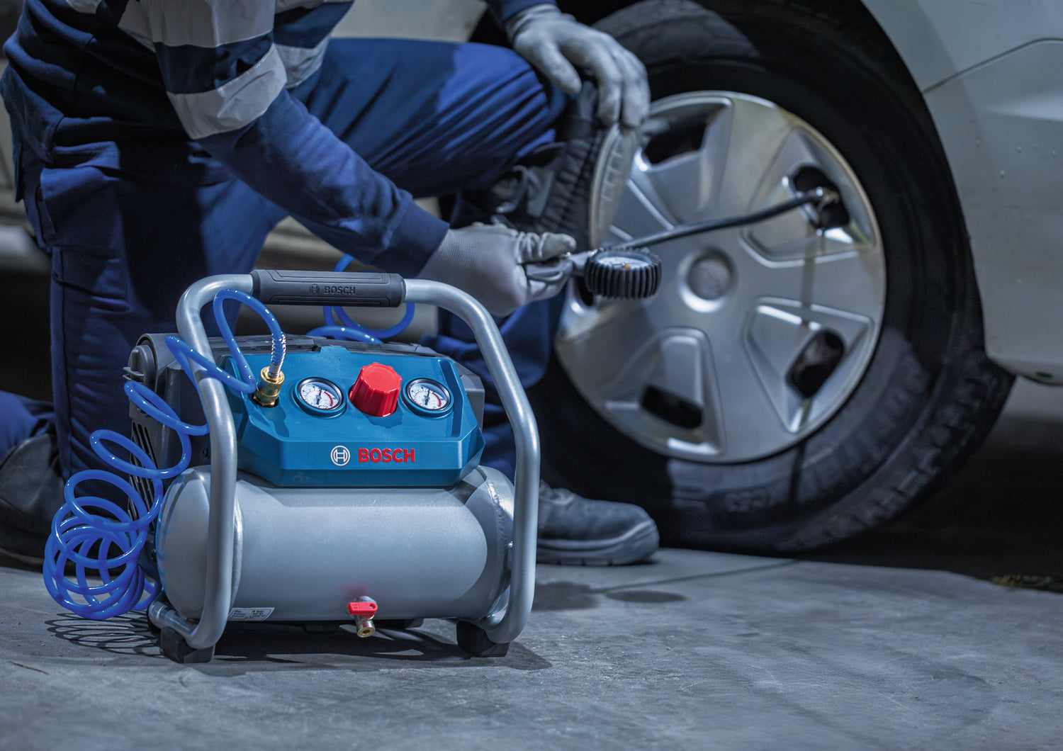 Bosch PRO Akku-Kompressor GKO18V-51 (Max. Druck: 8 bar, Ölfrei, 2 Druckeinstellungen, Füllmenge: 4,5 l, ohne Akku)
