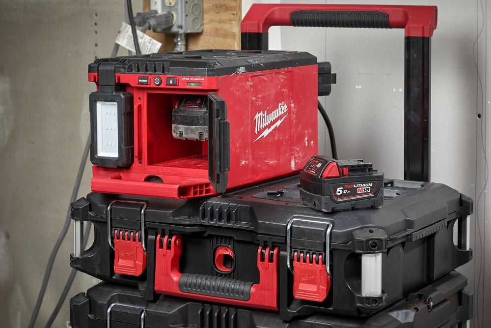 Milwaukee M18 POALC-0 Akku-Packout-Hybrid-Leuchte 3000 Lumen ohne Akku/Lader (4933478120)