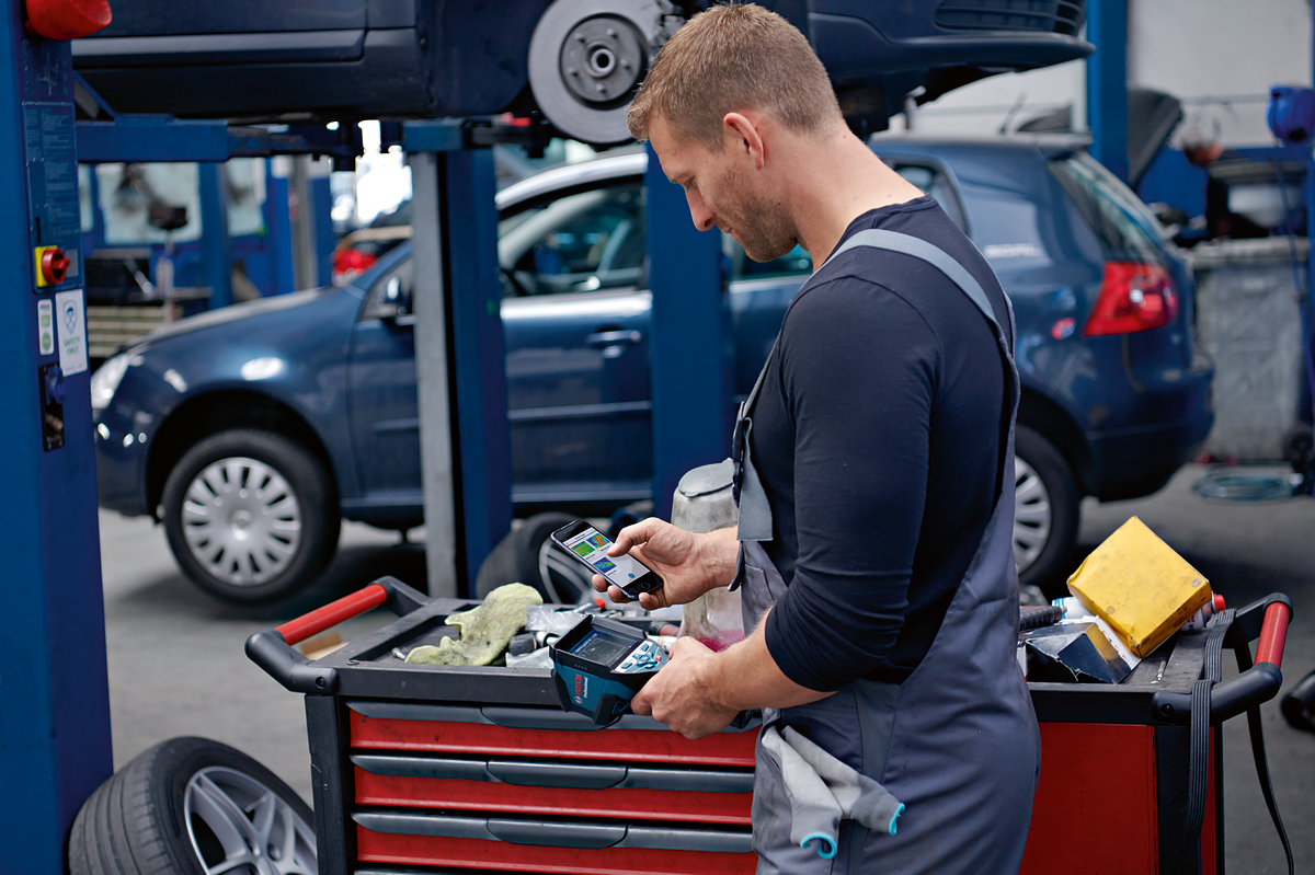 Bosch Wärmebildkamera GTC 600 C (Messbereich: -20 °C bis +600 °C, Auflösung: 256 x 192px, App-Funktion, mit 1 x 2,0 Ah Akku in L-BOXX 136)
