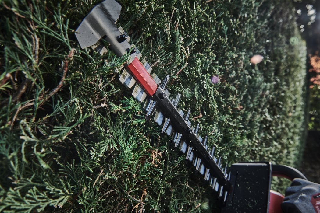 Milwaukee M18 FHET60-0 FUEL Akku-Heckenschere 60 cm Messer ohne Akku/Lader