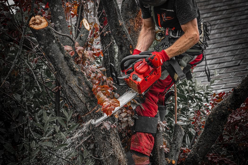 Milwaukee M18 FTHCHS30-0 FUEL Akku-Top-Handle-Kettensäge 30 cm Schwert ohne Akku/Lader (4933479586)