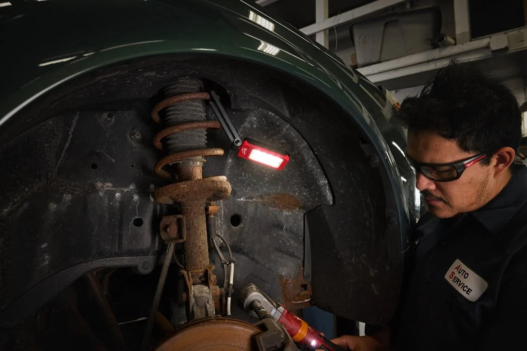 Milwaukee IRFFL Akku-Handleuchte 500 Lumen ohne Akku/Lader im Karton