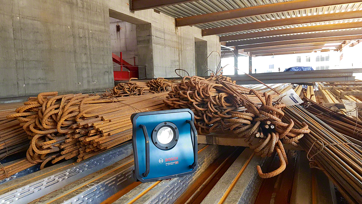 Bosch Professional GLI 18V-10000 C Akku-Bauleuchte 10.000 Lumen ohne Akku/Lader (0601446900)