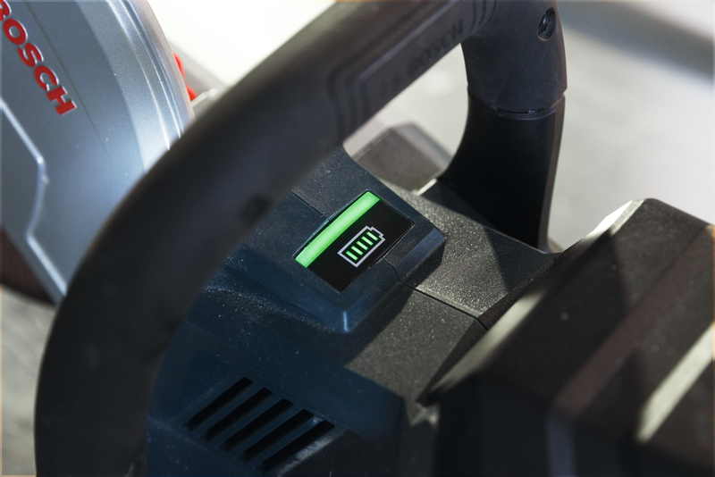 Bosch GCS 18 V-230 Akku-Trennsaege 230 mm mit Akkuladestandsanzeige  (06013B0000)