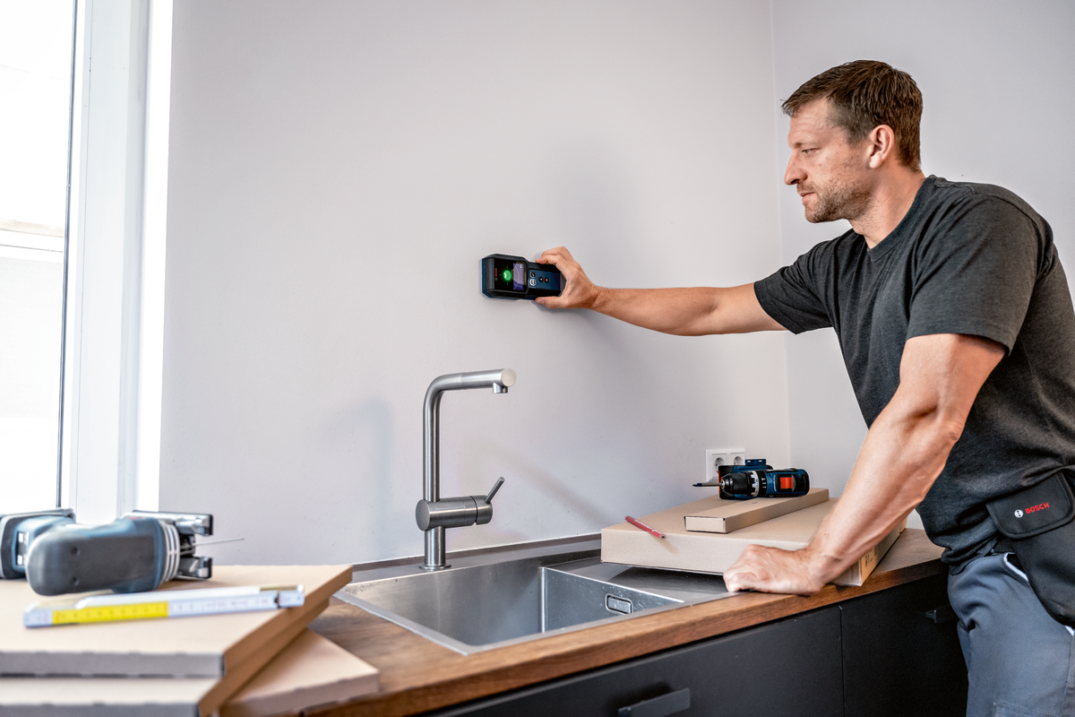 Bosch Professional GMS 120-27 Ortungsgerät fuer die Ortung stromfuehrenden Leitungen (0601081701)