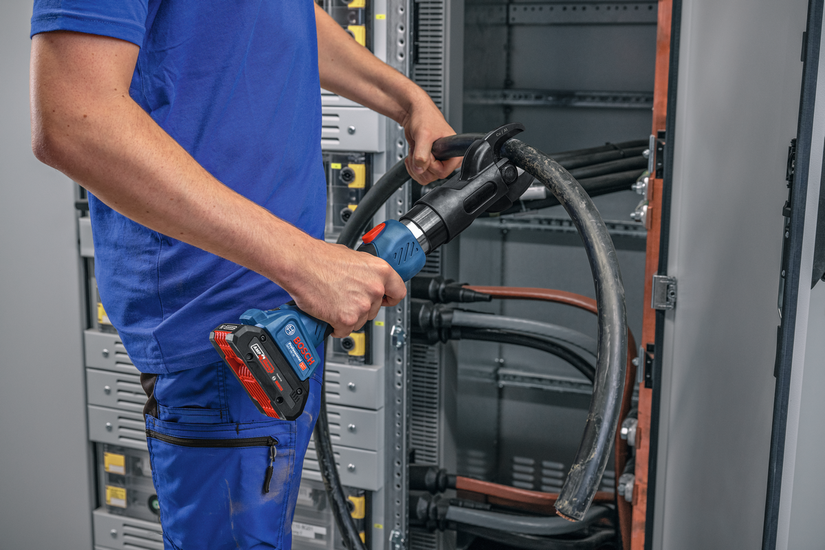 Bosch Professional GKH 18V-50 Akku-Hydraulik-Kabelschere ohne Akku/Lader in XL-Boxx (06019P0000)