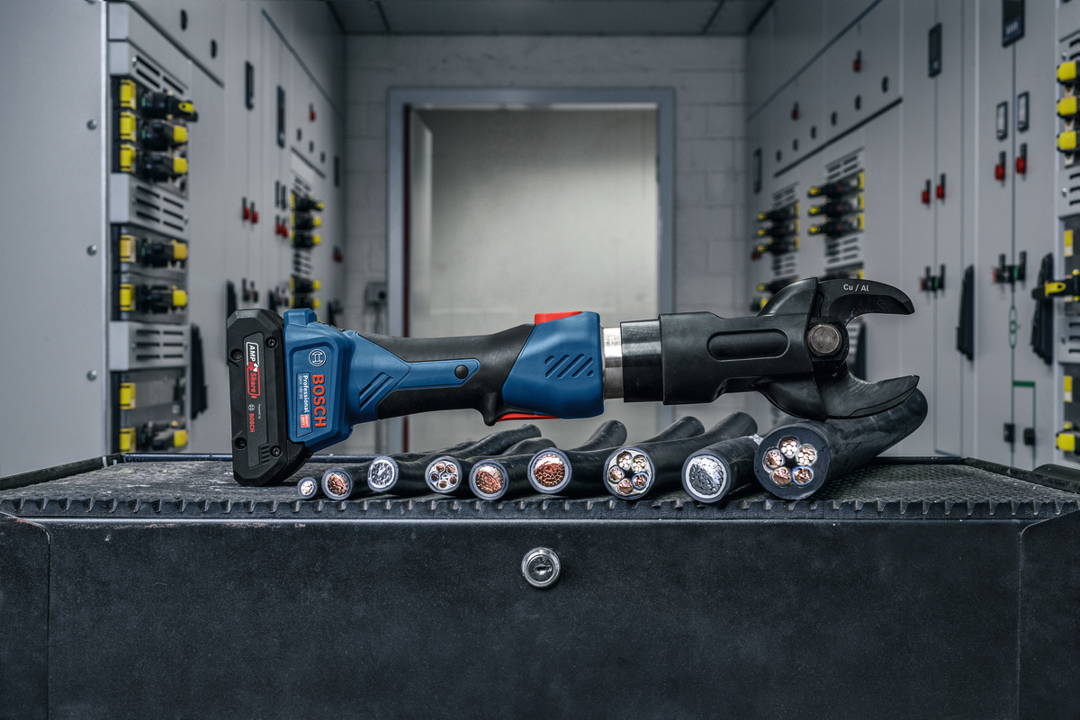 Bosch Professional GKH 18V-50 Akku-Hydraulik-Kabelschere ohne Akku/Lader in XL-Boxx (06019P0000)