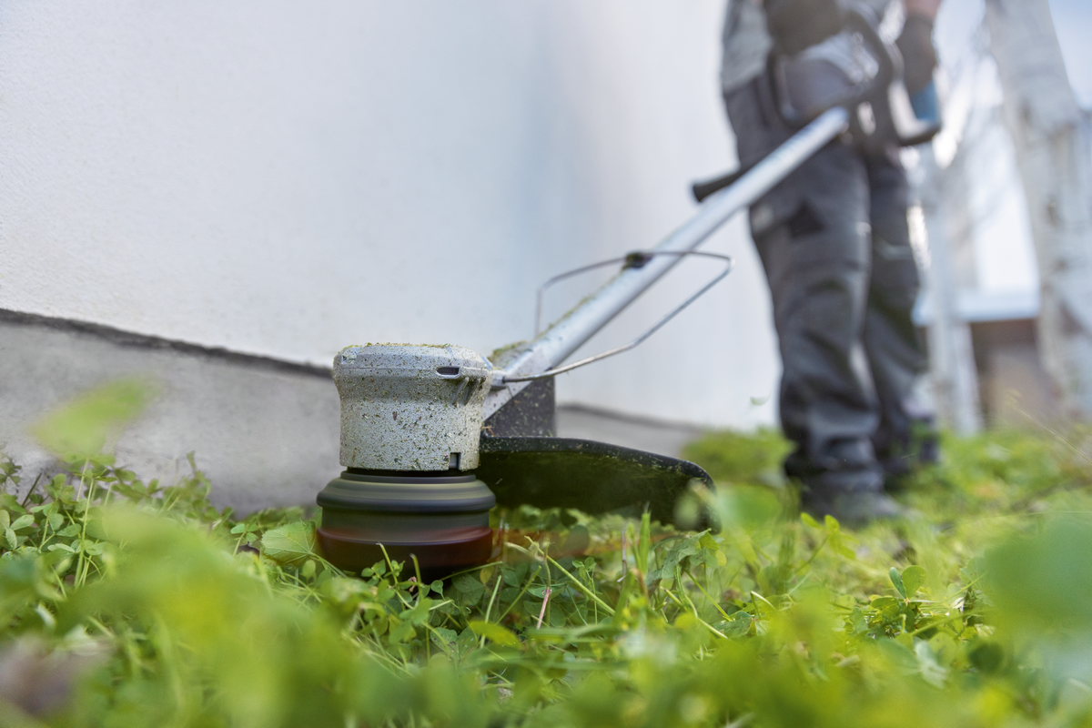 Bosch Professional GRT 18V-33 Akku-Rasentrimmer 33 cm Schnittbreite ohne Akku/Lader im Karton