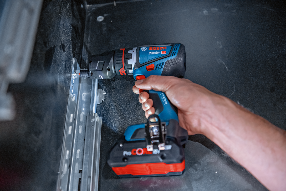 Bosch Professional GSR 18V-90 FC Akku-Bohrschrauber FlexiClick bürstenlos 90 Nm Flexiclick mit 2x 18V 4.0 Ah ProCore in L-Boxx 136