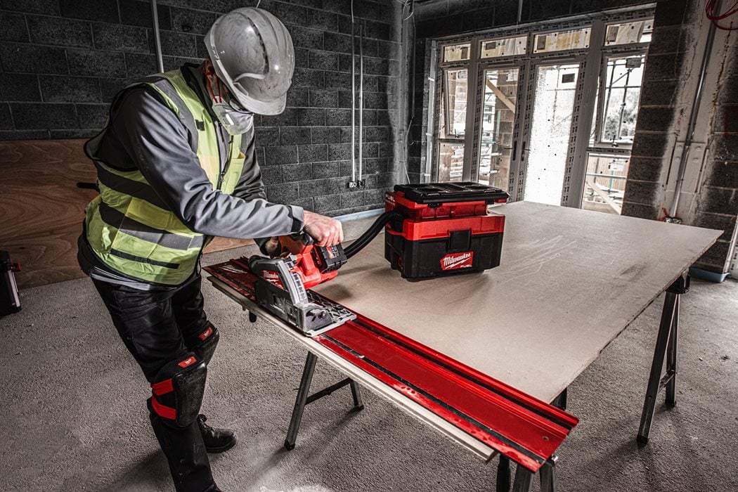 Milwaukee GR 1400 Führungsschiene 1400 mm lang inkl. Transporttasche (4932479066)