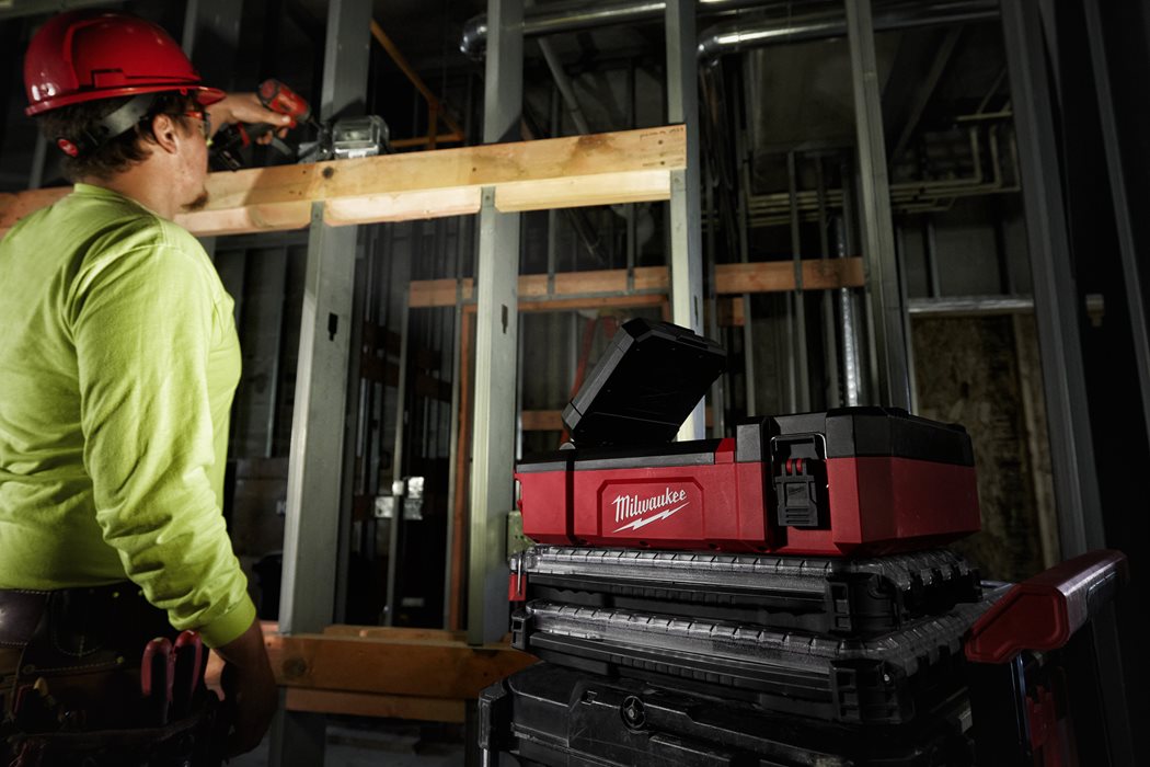 Milwaukee M12 POAL-0 Packout-Akku-Leuchte 1400 Lumen ohne Akku/Lader Packout kompatibel (4933480473)