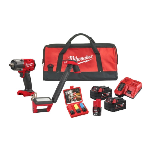 Milwaukee M18 FPP2BH-523 BEU 18V Akkuwerkzeug Set Schlagschrauber und Unterbodenlampe in Contractor Bag Gr. L inkl. Akku und Lader