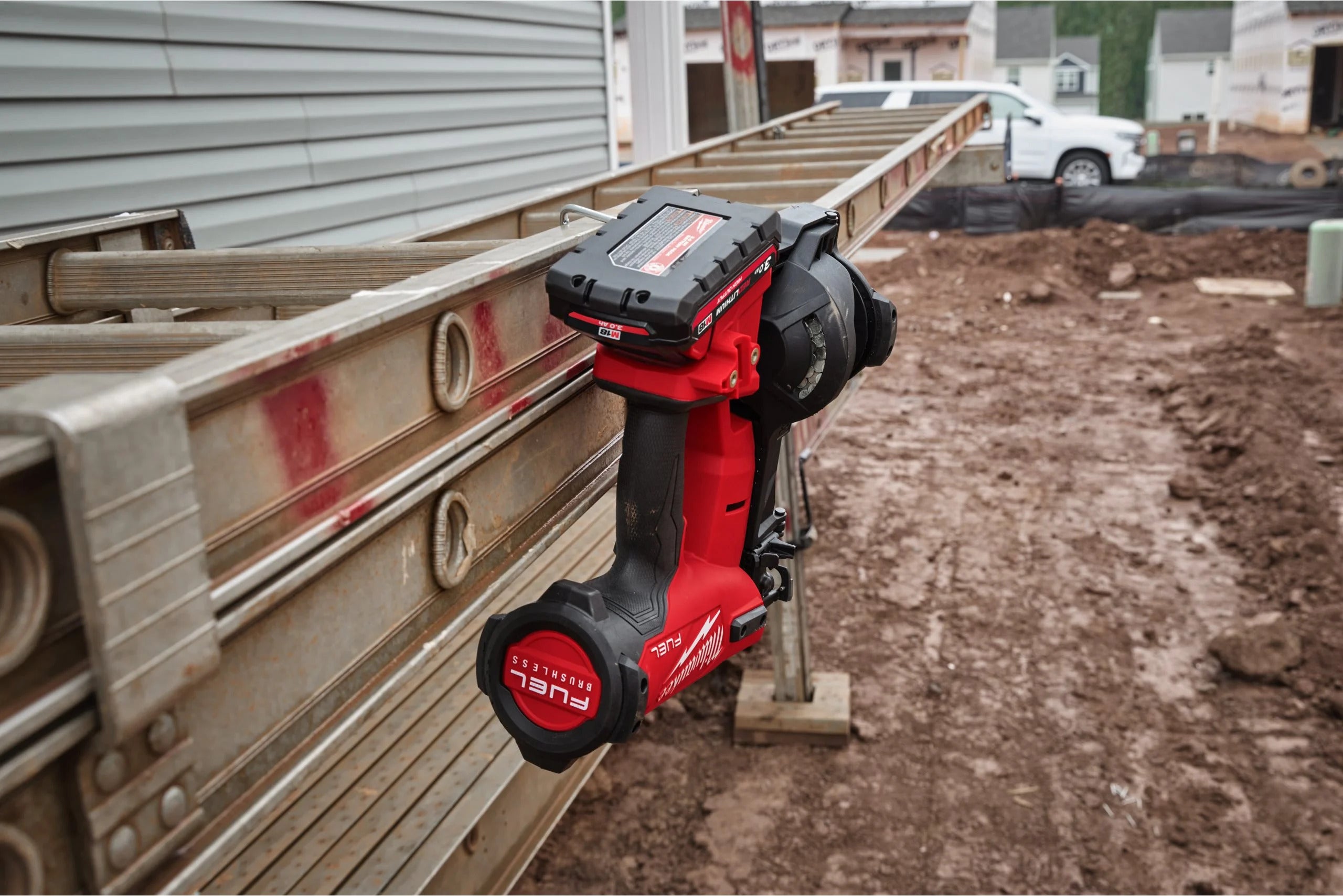 Milwaukee M18 FRCN45-302X Fuel Akku-Coil-Nagler mit Akku/Lader zum aufhaengen   (4933498169)