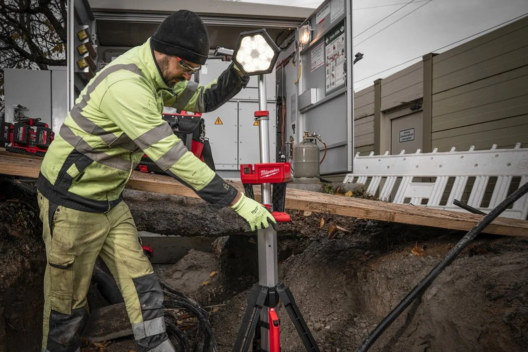 Milwaukee M18 SAL2-0 Akku-Baustrahler 2800 Lumen mit schlagfestem Strahlerkopf (4933492486)