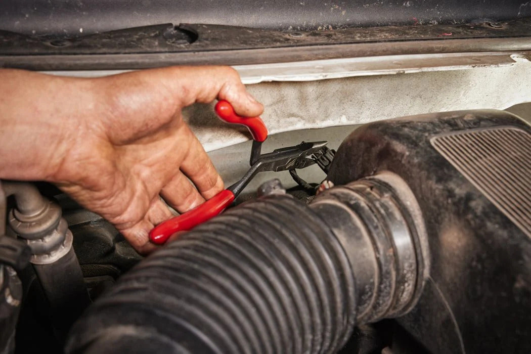 Milwaukee gerade Montagezange, lange Ausführung (4932492497)