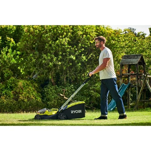 RYOBI RY18LMH37A-250 Hybrid-Akku-Rasenmäher 37cm Schnittbreite mit 2x 5.0 Ah Akkus und Lader im Karton