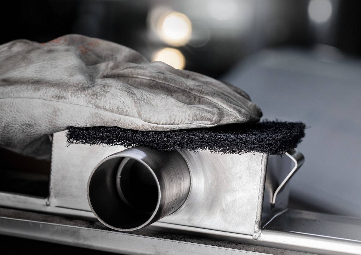 Bosch Expert Vliespad N880 zum Handschleifen 152 x 229 mm für Metallbearbeitung